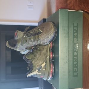 Lebron XVI Low (without box)